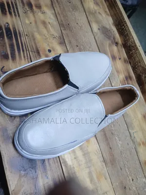 Light Grey Sneakers in Bulk