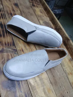 Light Grey Sneakers in Bulk