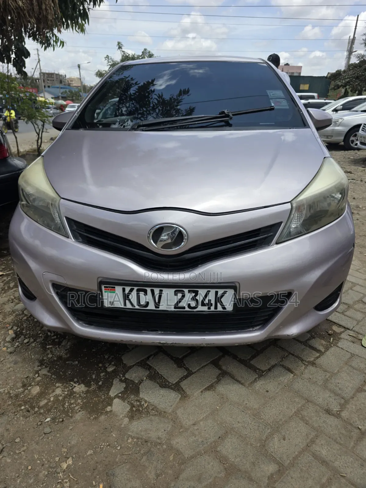 Toyota Vitz 2012
