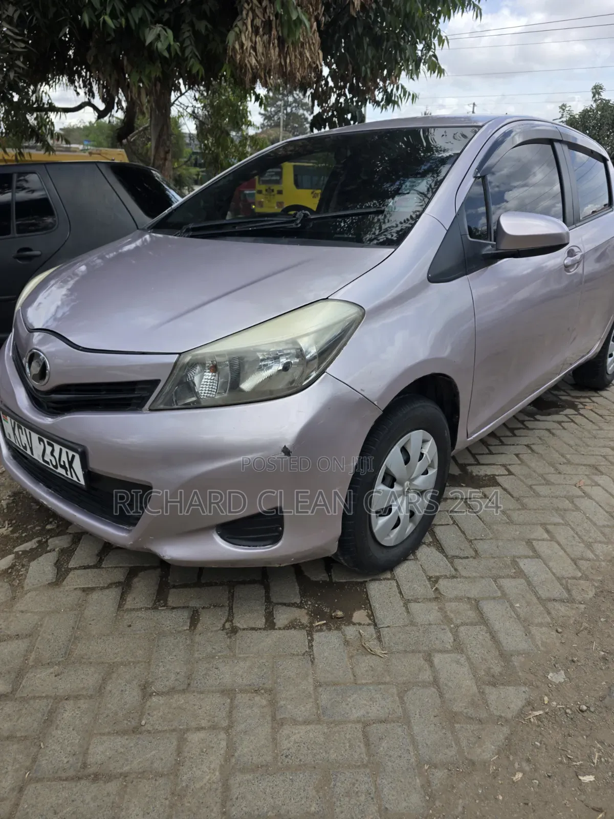 Toyota Vitz 2012