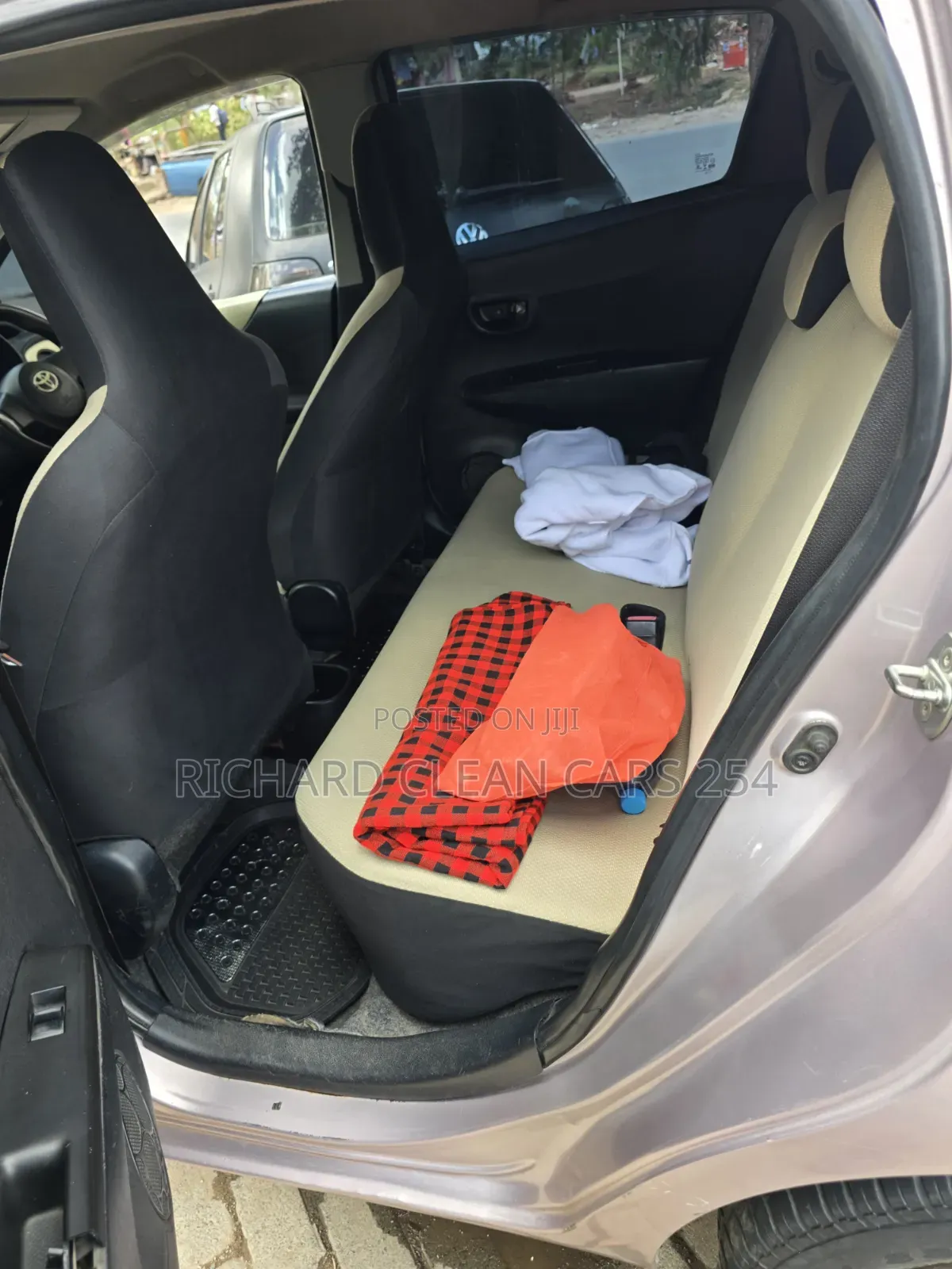 Toyota Vitz 2012