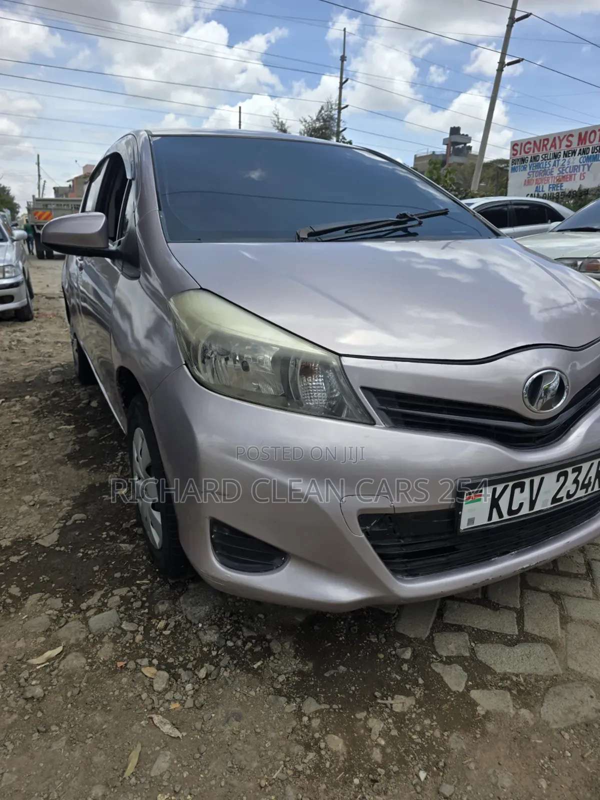 Toyota Vitz 2012
