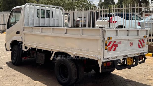 TToyota Dyna - thumbnail 7