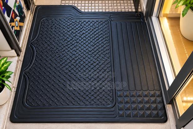 Universal Car Boot Mat - thumbnail 2