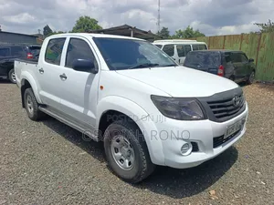 Toyota Hilux 2016 White