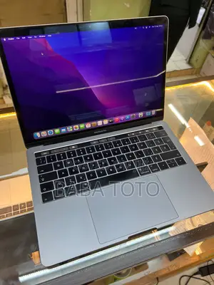Laptop Apple MacBook Pro 16GB Intel Core i7 SSD 512GB