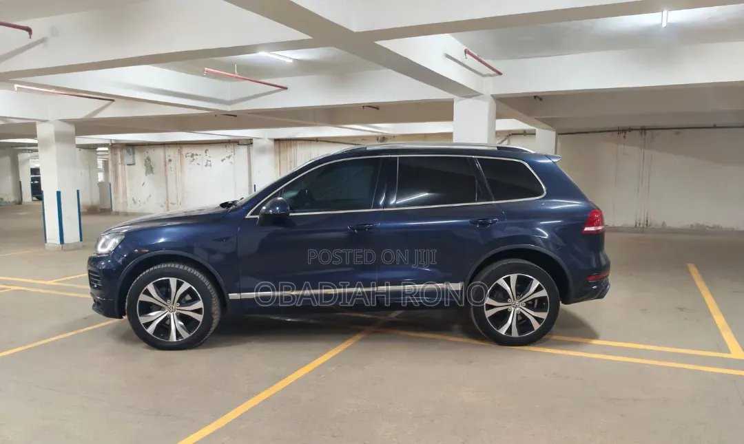 Volkswagen Touareg 2016 Blue