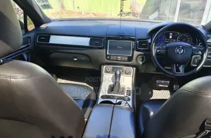 Volkswagen Touareg 2016 Blue