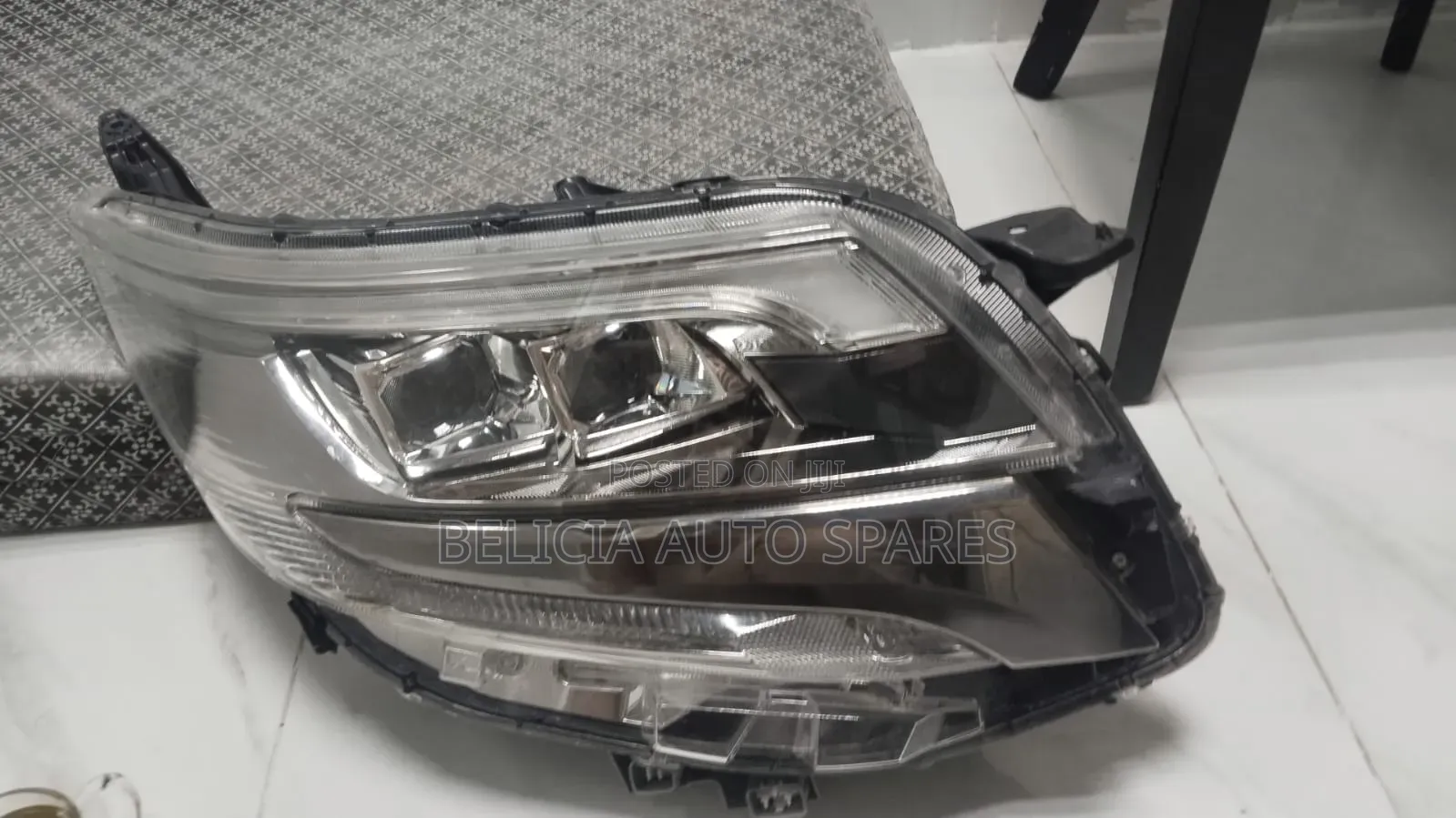 Noah 2018 Xenon Headlight Code H