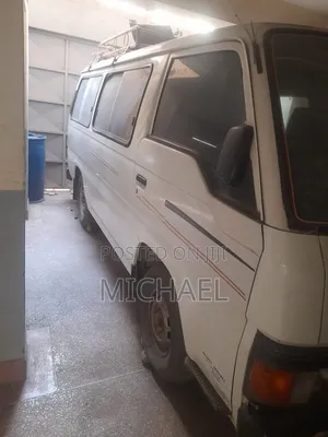 Nissan Caravan (Urvan) 2002 White