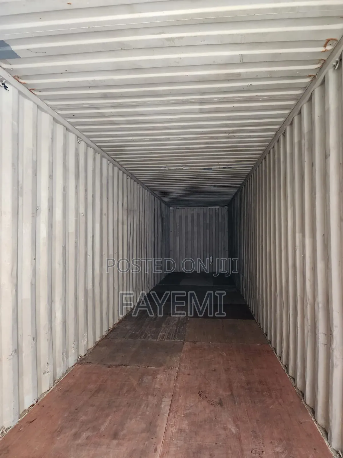Clean 40ft Shipping Container – Ready for Use