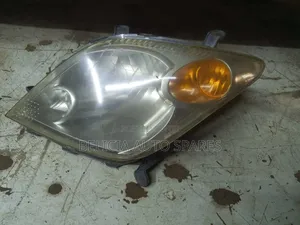 Ist 2005 Xenon Headlight