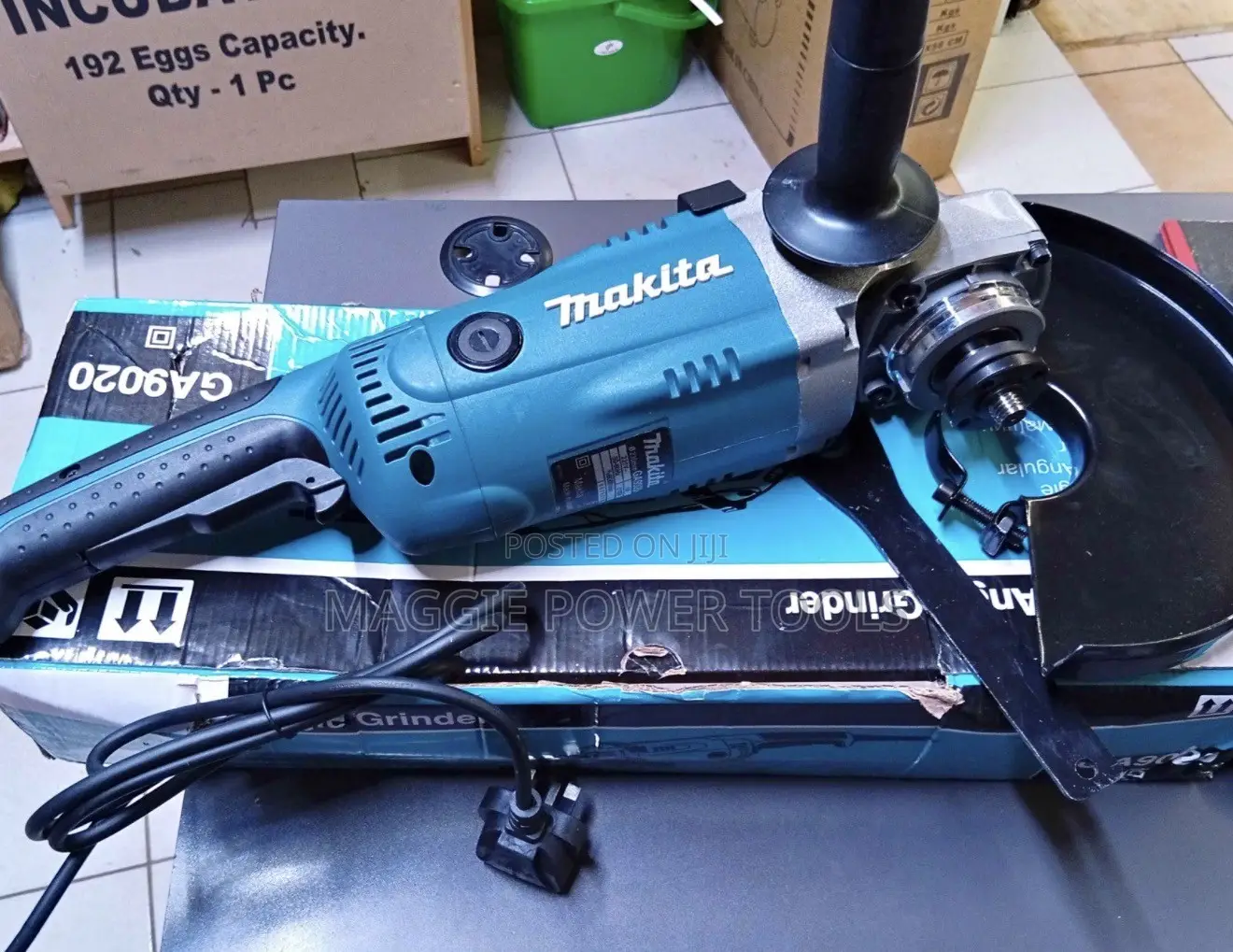 Angle Grinder Machine 9" Makita > Heavy Duty / Makita Angle Grinder 9”