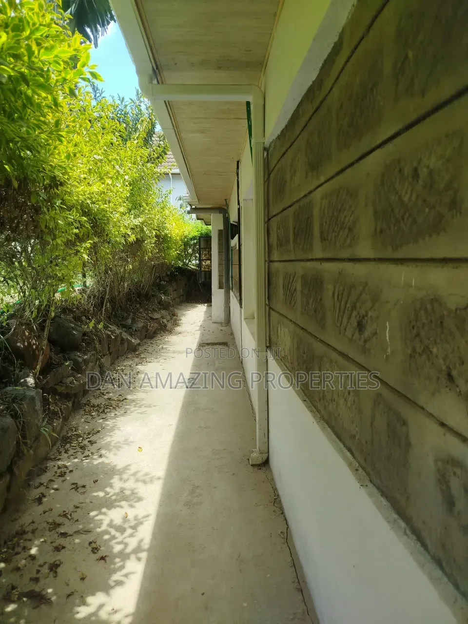 3bdrm Bungalow in Karen Plain for rent