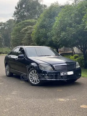 Mercedes-Benz C200 2010 Blue