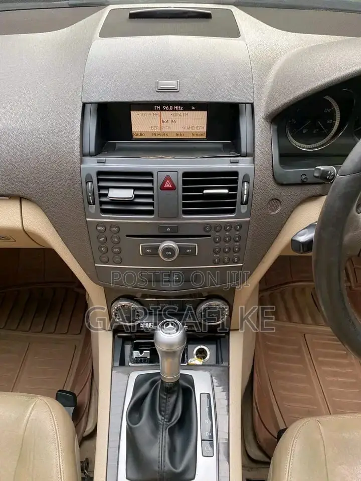 Mercedes-Benz C200 2010 Blue