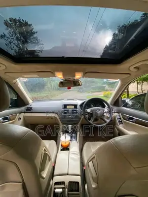 Mercedes-Benz C200 2010 Blue
