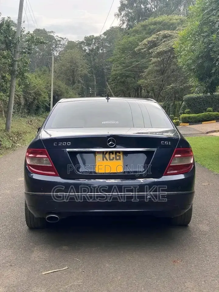 Mercedes-Benz C200 2010 Blue