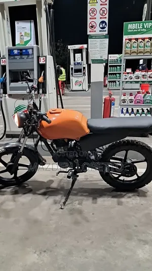Custom Built Motorcycles Pro Street 2022 Orange