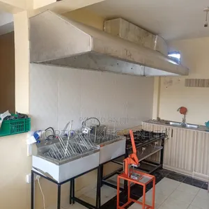 Aluminum Kitchen Exhaust Hood
• Restaurant Hood Siz 210cm by 90cm