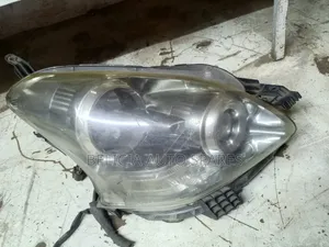 Ractis 2010 No Xenon Headlight