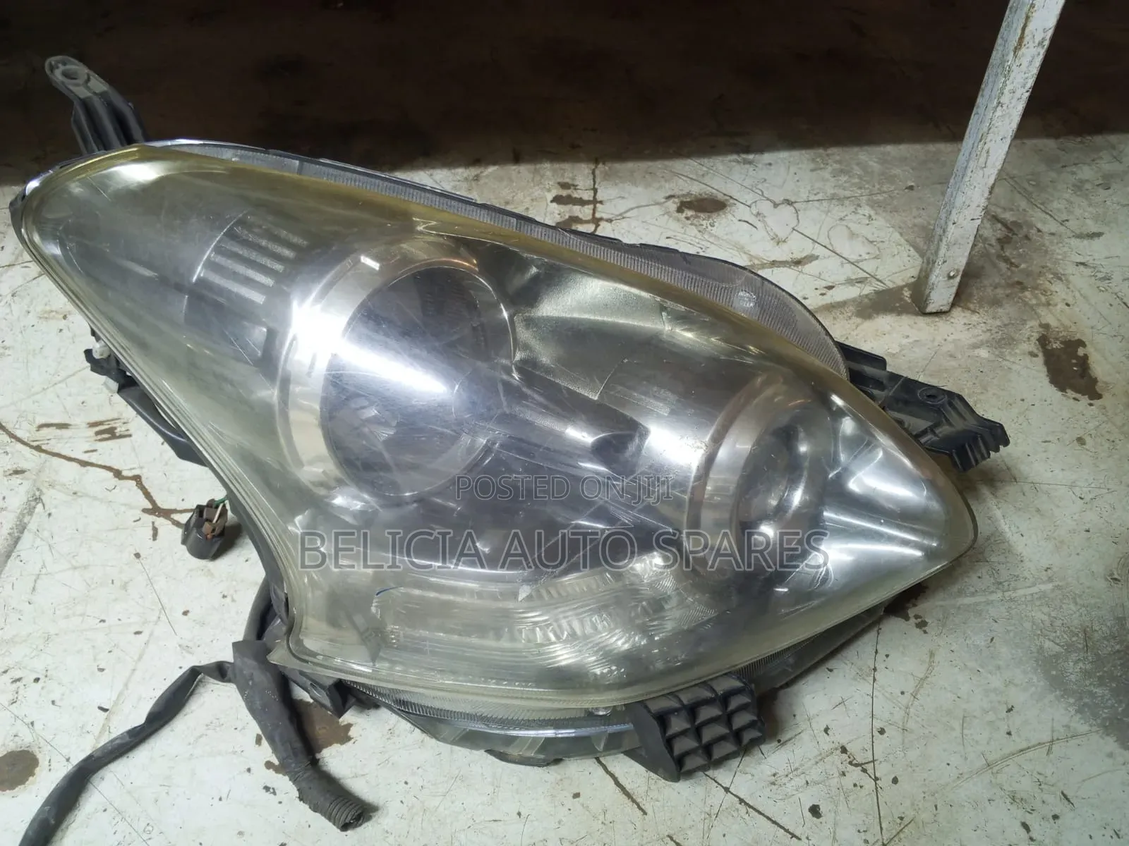 Ractis 2010 No Xenon Headlight