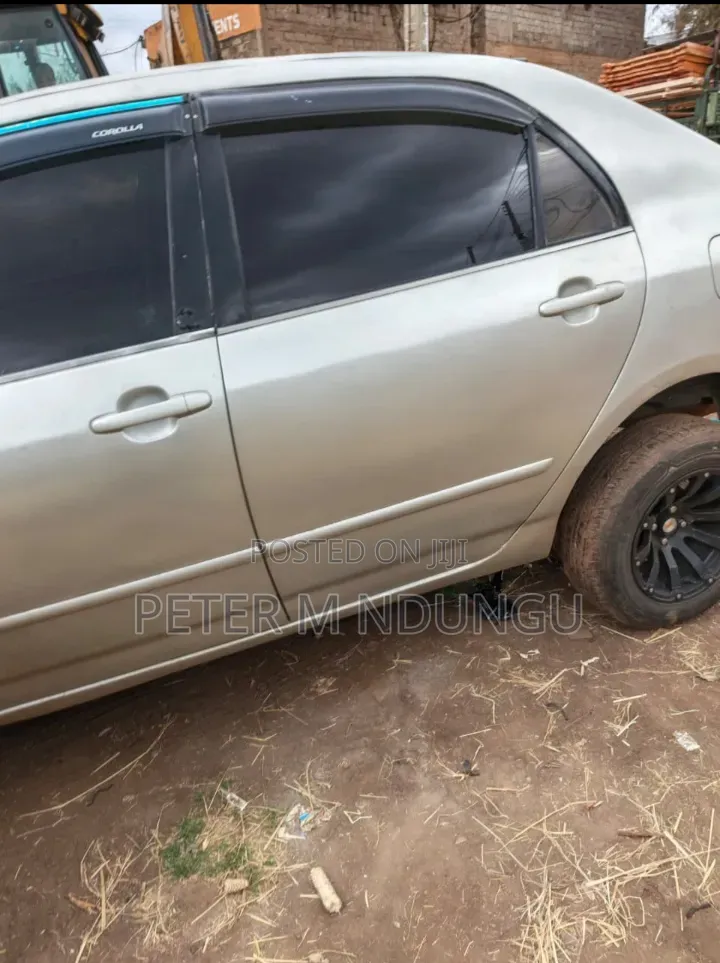 Toyota Corolla 2000 Silver