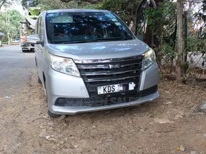 Toyota Noah 2.0 FWD (8 Seater) 2017 Silver