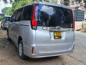 Toyota Noah 2.0 FWD (8 Seater) 2017 Silver