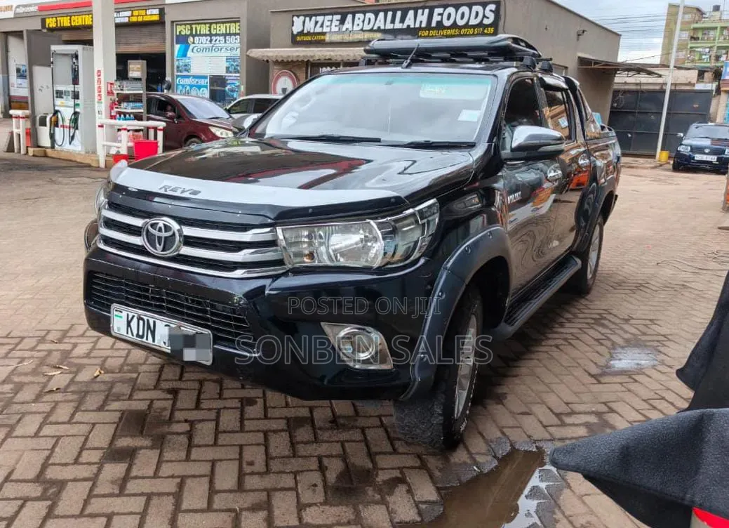 Toyota Hilux Revo Double Cab Deisel 2.4 AWD 2017 Black