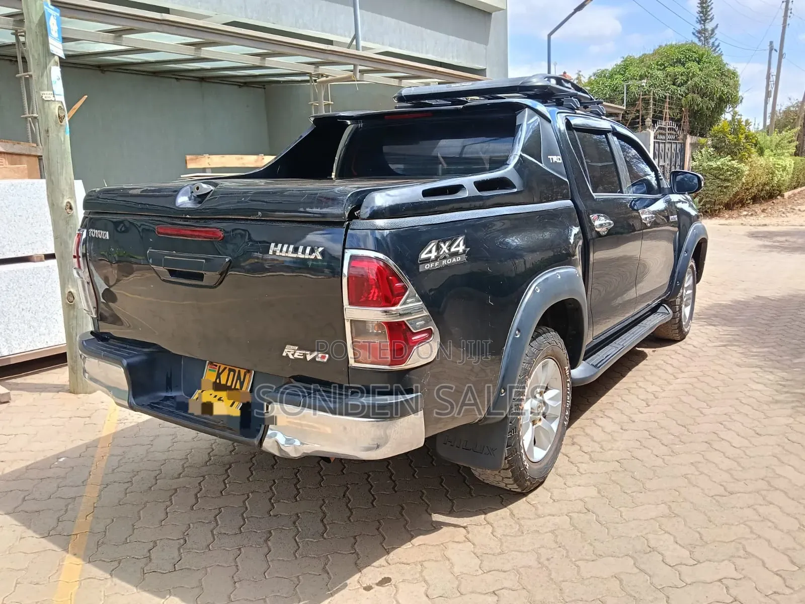 Toyota Hilux Revo Double Cab Deisel 2.4 AWD 2017 Black