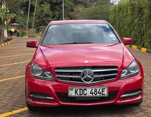 Mercedes-Benz C180 2014 Red