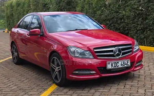 Mercedes-Benz C180 2014 Red