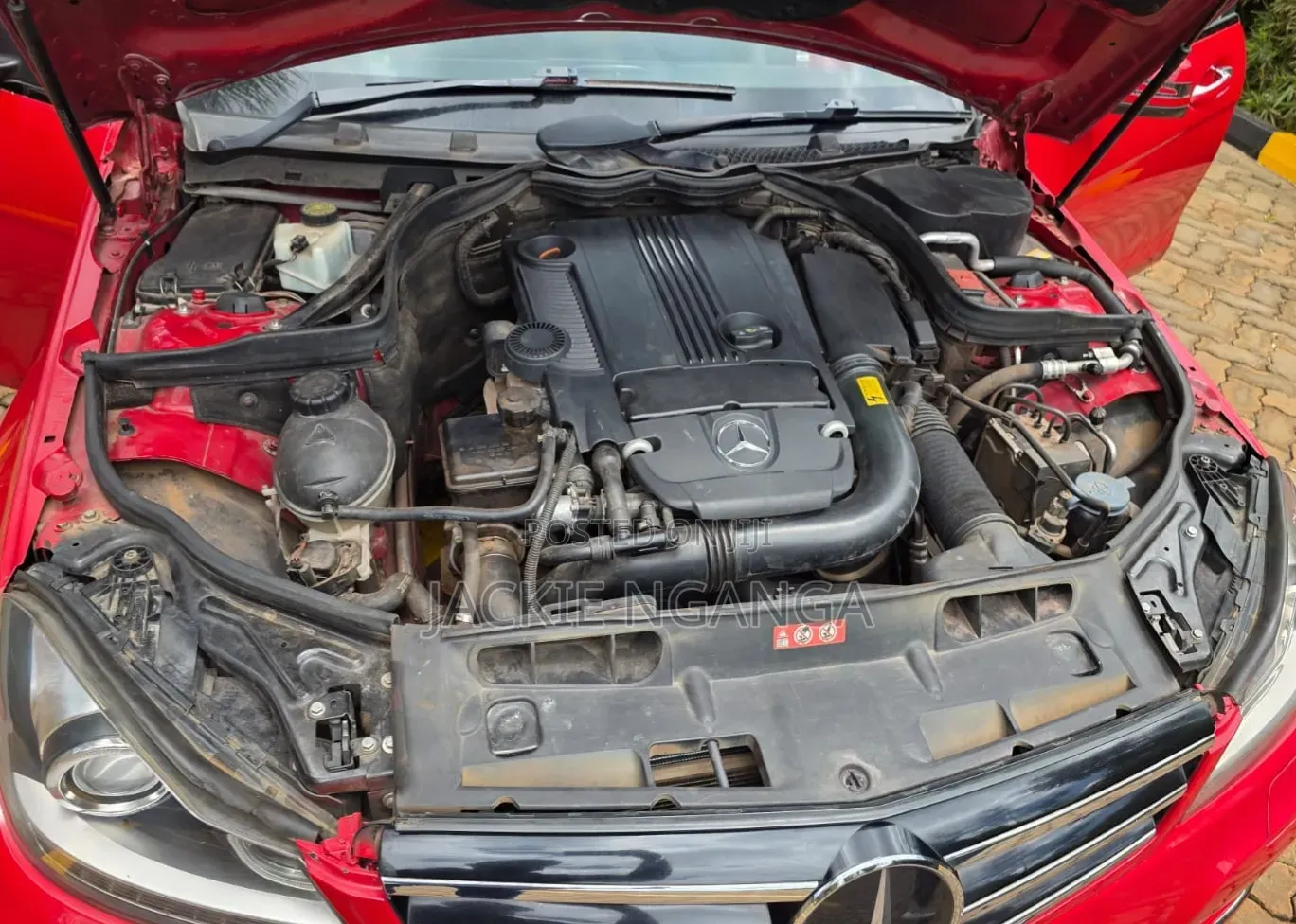 Mercedes-Benz C180 2014 Red