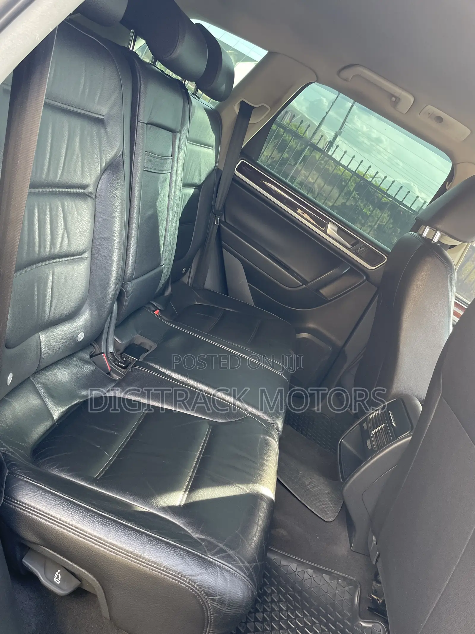 Volkswagen Touareg V6 TDI 2010 Black