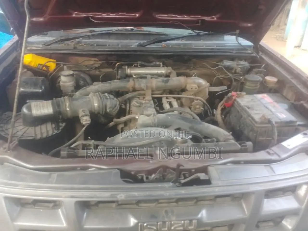 Isuzu D-MAX 2011 Maroon