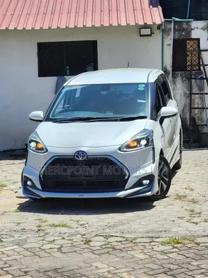 Toyota Sienta 1.5 AWD 2019 Pearl