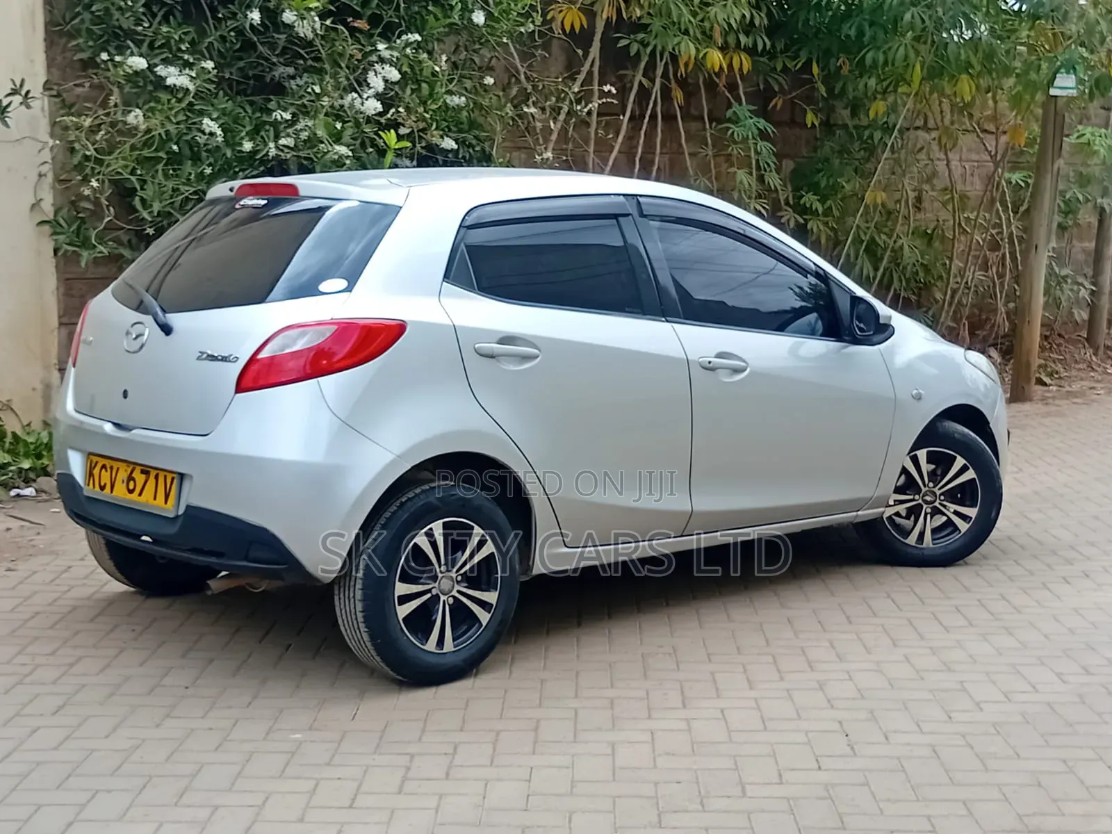 Mazda Demio 2012 Silver