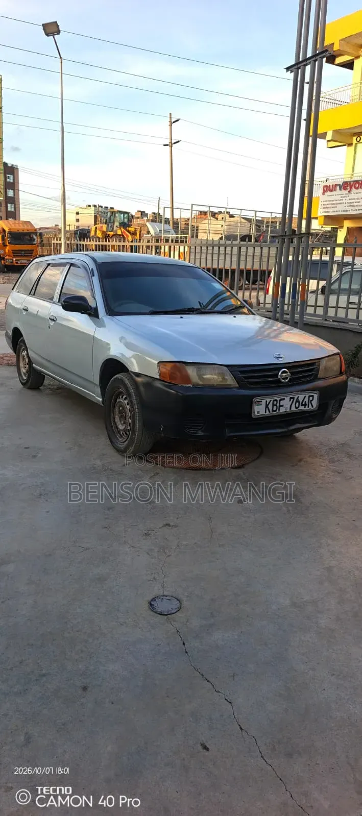 Nissan Advan 2003 Silver