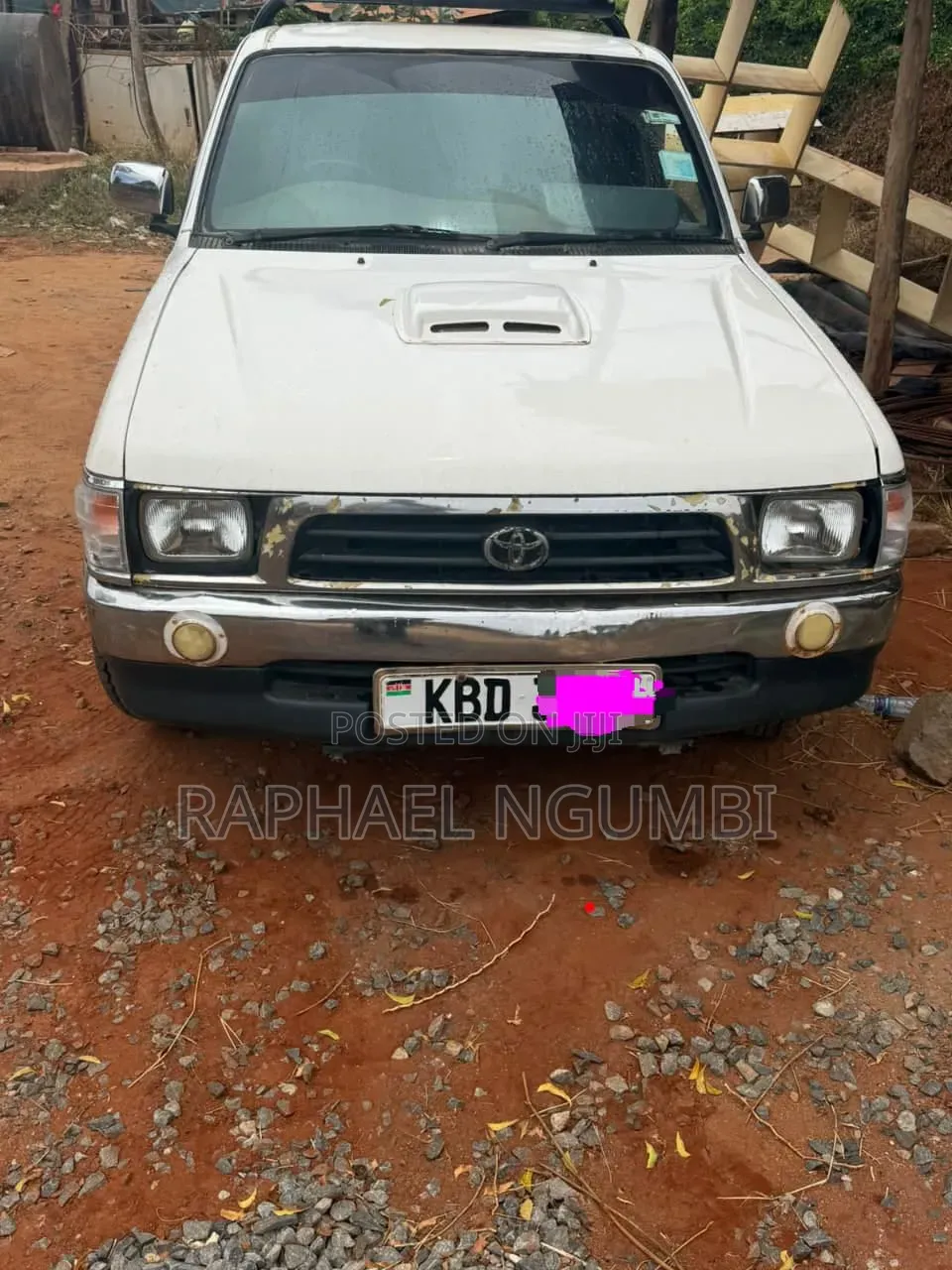 Toyota Hilux 2003 White