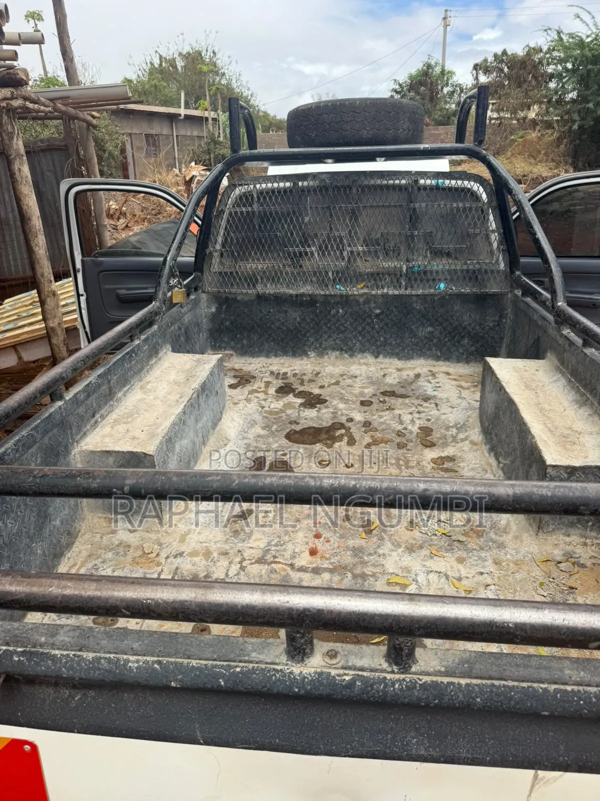 Toyota Hilux 2003 White