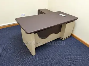 Executive Office Desk With Drawers and Storage.
