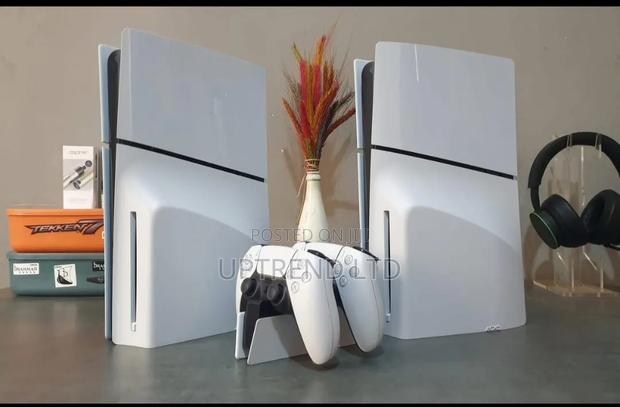 Mint Condition Ex Uk Playstation 5 Slim 1TB SSD