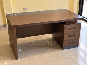 Executive Office Desk With 3 Lockable Drawers.