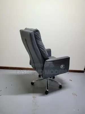 Executive Leather Reclining Office Chair.