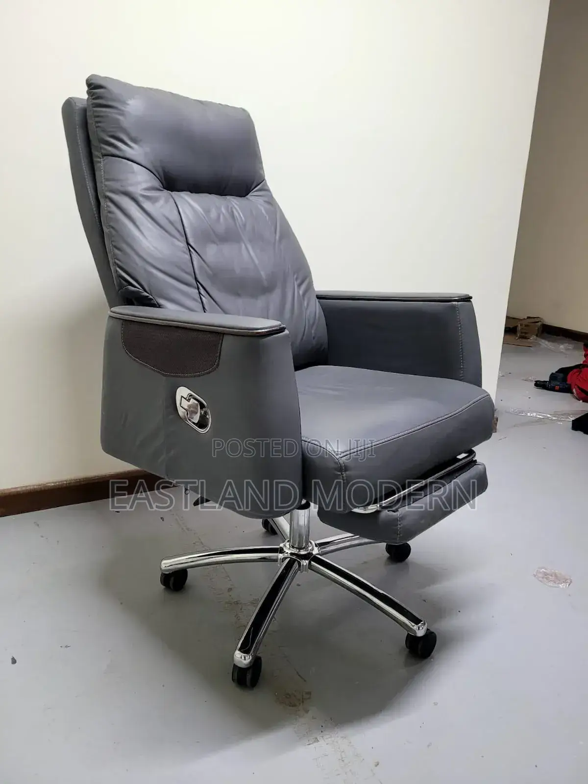 Executive Leather Reclining Office Chair.