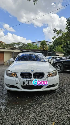BMW 320i 2011 White