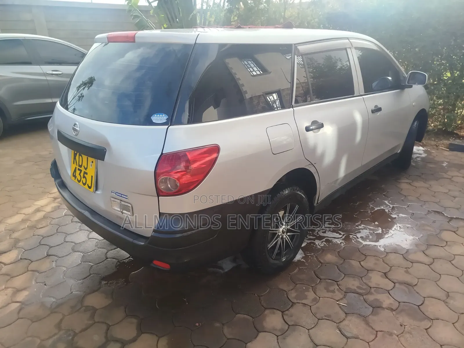 Nissan Advan 2015 Silver