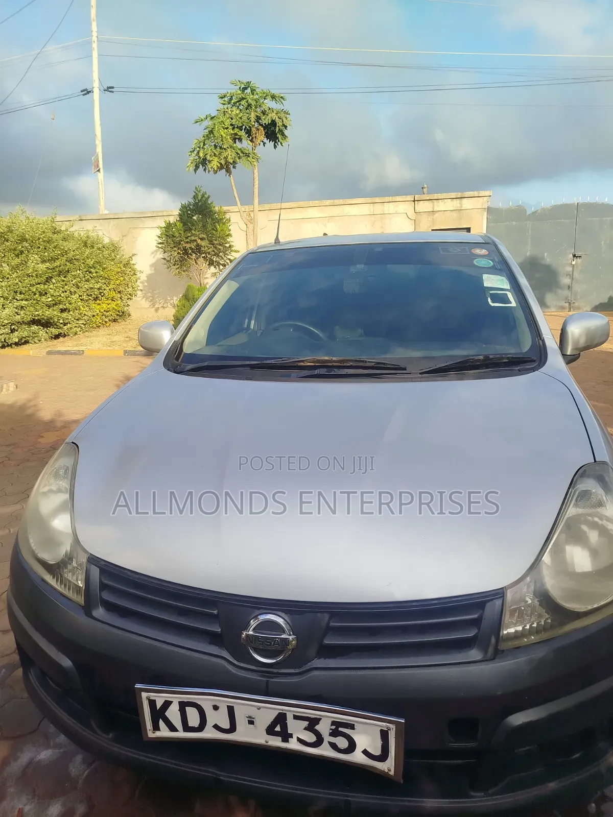 Nissan Advan 2015 Silver