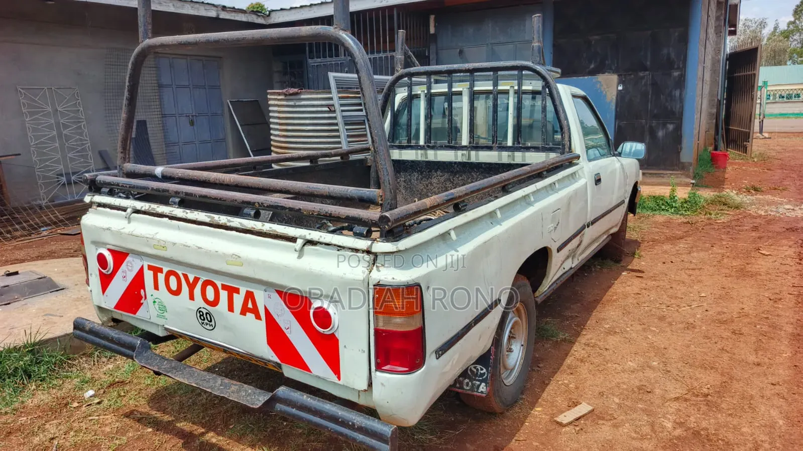Toyota Hilux 2000 Pearl